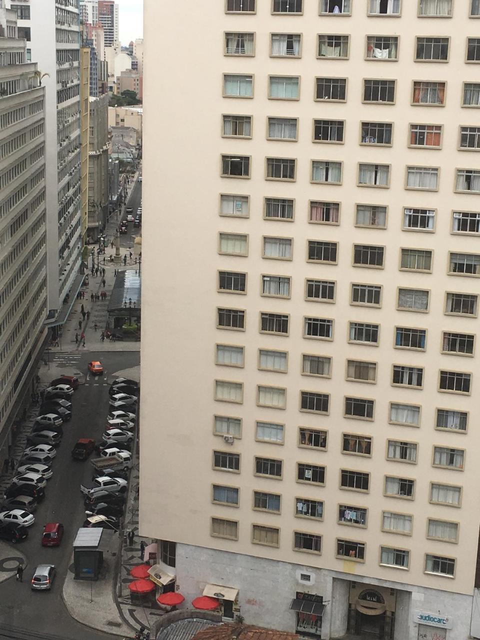 Ap Na Rua Das Flores Curitiba Luaran gambar